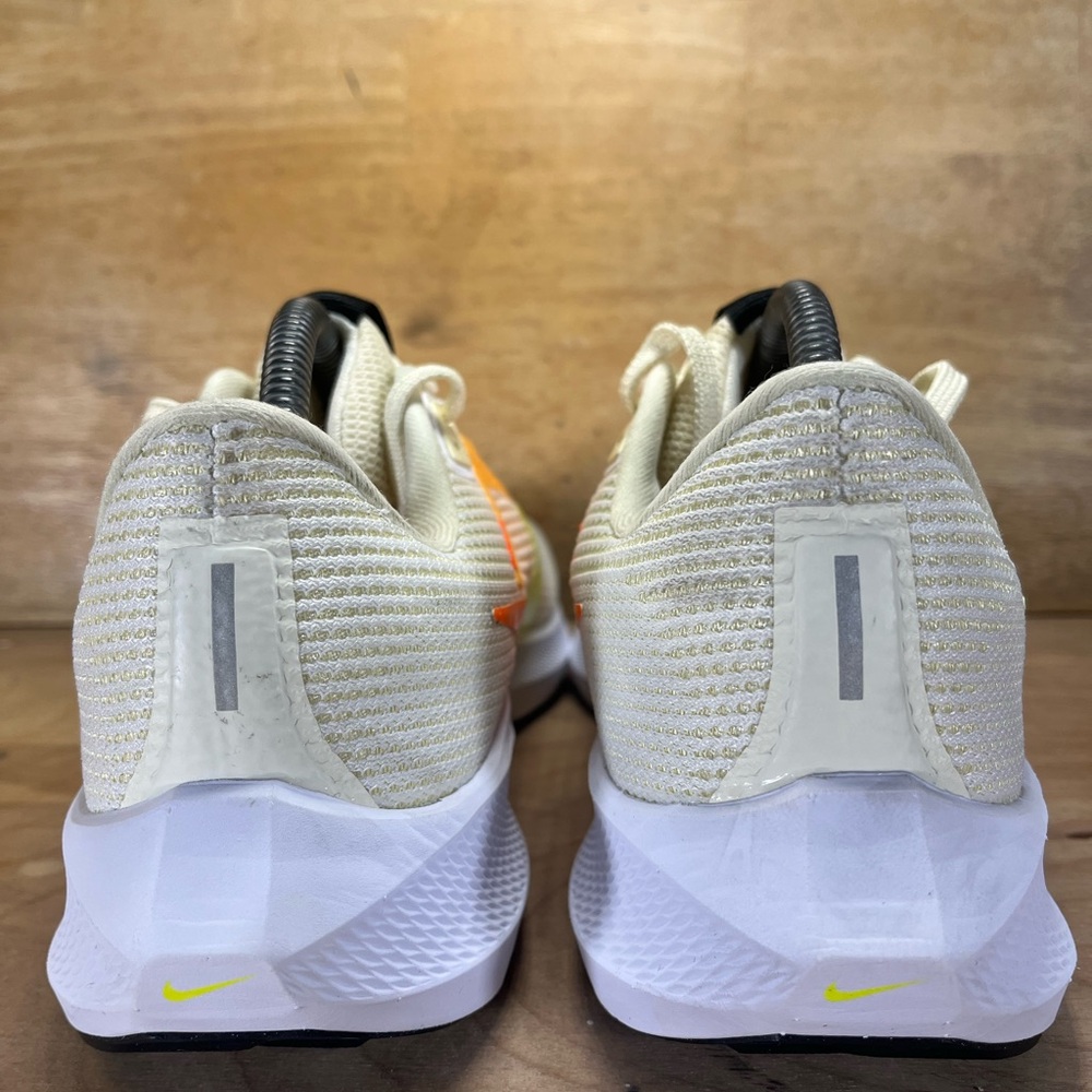 NEW Nike Air Zoom Pegasus 40 Womens Sz 10.5 Running Shoes Coconut Milk Lime - Picture 5 of 11